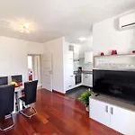 아파트 In 5746 *