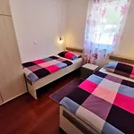 아파트 In 5746 크리크베니카