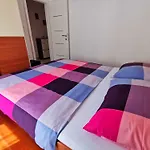 아파트 In 5746 크리크베니카