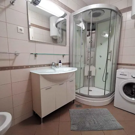 Apartment In 5746
