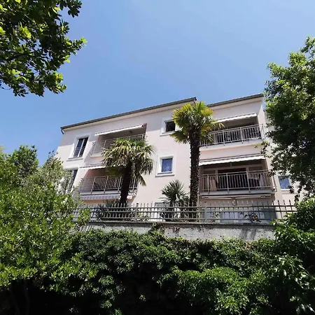 Apartment In 5746
